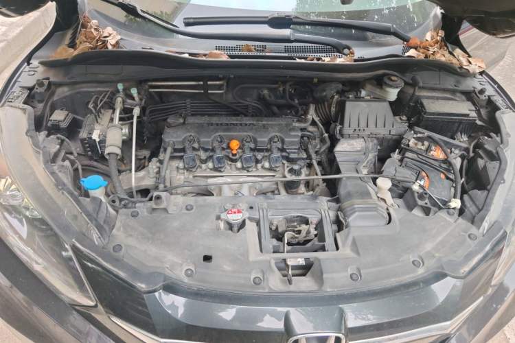 Used Honda Vezel 2015 1.8L CVT 2WD Luxury Model Engine Bay