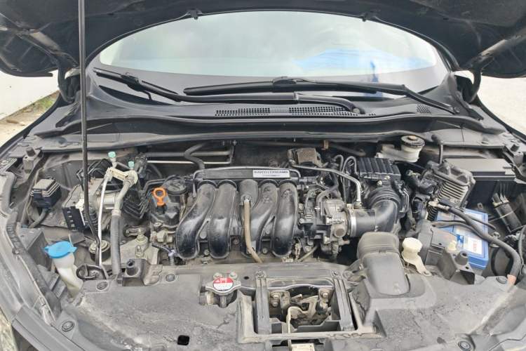 Used Honda Vezel 2015 1.5L CVT two-wheel drive Comfort trim Engine Bay