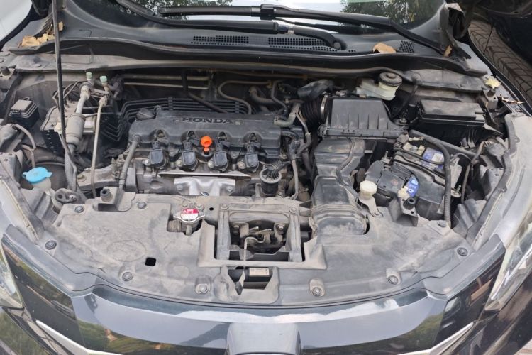 Used Honda Vezel 2015 1.8L CVT 2WD Luxury Model Engine Bay