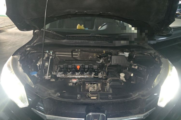 Used Honda Vezel 2015 1.8L CVT 2WD Luxury Model Engine Bay