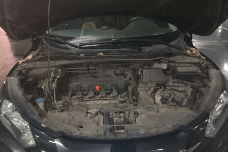 Used Honda Vezel 2015 1.8L CVT 2WD Elite Model Engine Bay