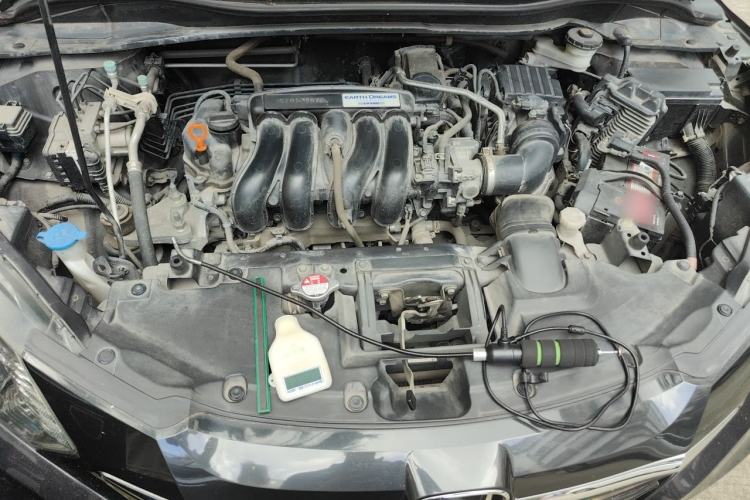 Used Honda Vezel 2015 1.5L CVT two-wheel drive Comfort trim Engine Bay
