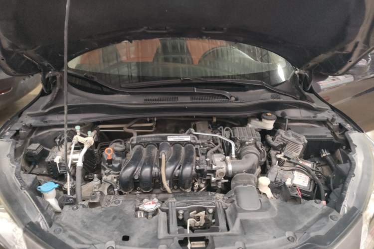 Used Honda Vezel 2015 1.5L CVT two-wheel drive Comfort trim Engine Bay