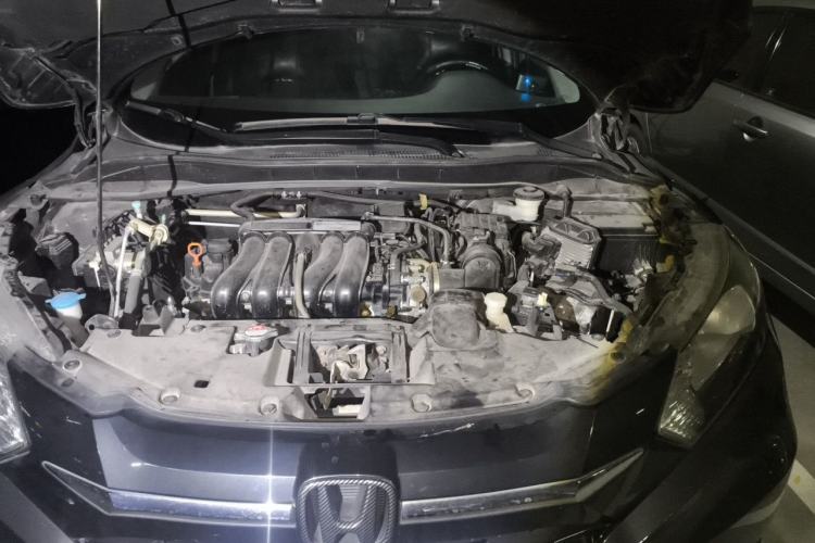 Used Honda Vezel 2015 1.5L CVT two-wheel drive Comfort trim Engine Bay