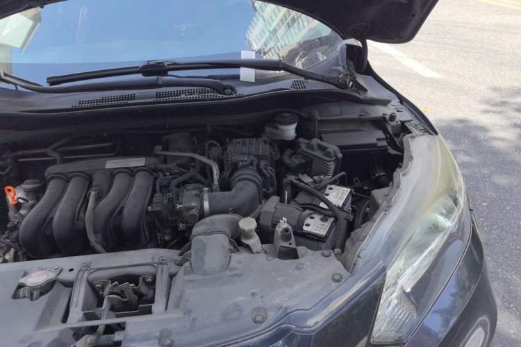 Used Honda Vezel 2015 1.5L CVT two-wheel drive Comfort trim Engine Bay Left