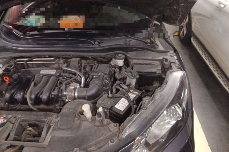 Used Honda Vezel 2015 1.5L manual two-wheel drive Comfort trim level Engine Bay Left