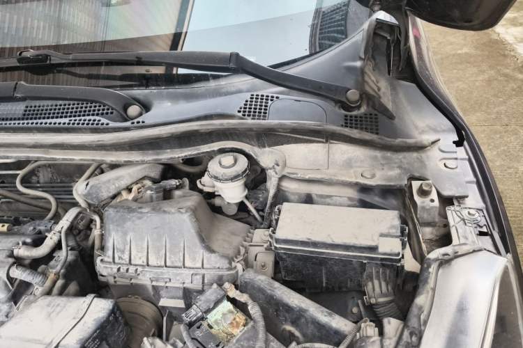 Used Honda Vezel 2015 1.8L CVT 2WD Luxury Model Engine Bay Left