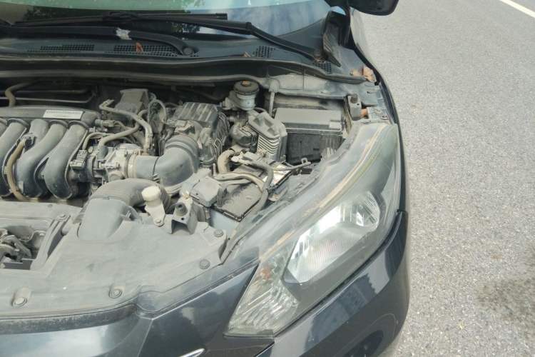 Used Honda Vezel 2015 1.5L CVT two-wheel drive Comfort trim Engine Bay Left