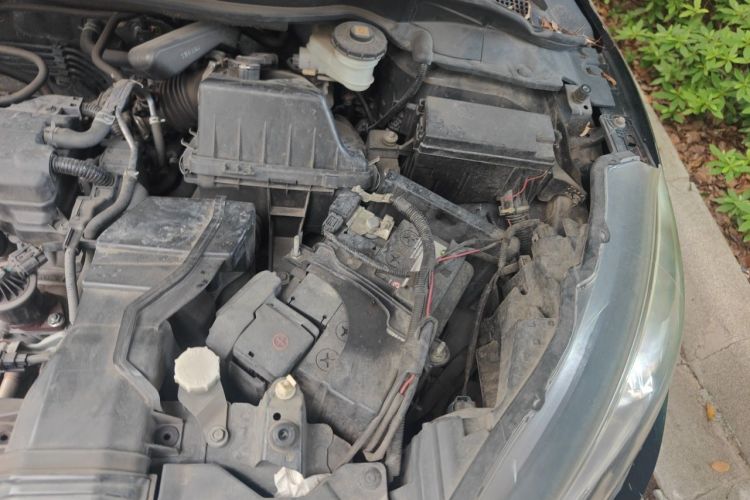 Used Honda Vezel 2015 1.8L CVT 2WD Luxury Model Engine Bay Left