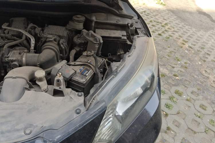 Used Honda Vezel 2015 1.5L CVT two-wheel drive Comfort trim Engine Bay Left