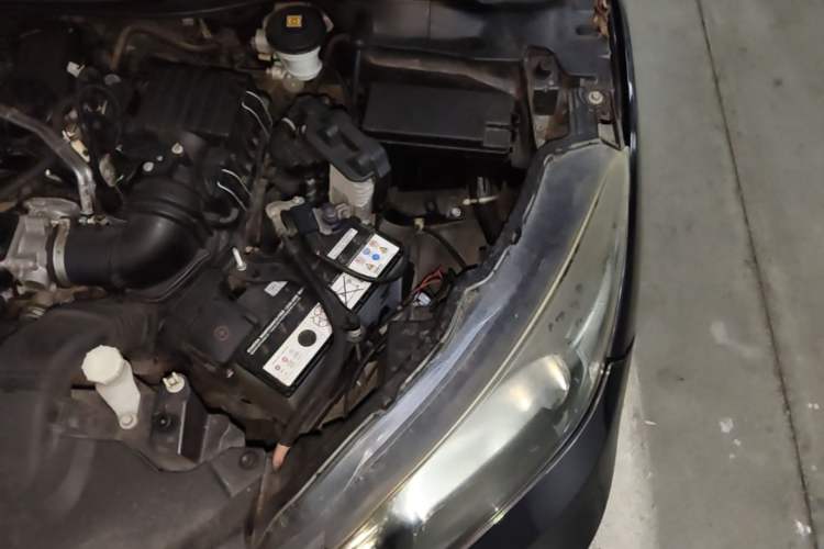 Used Honda Vezel 2015 1.5L CVT two-wheel drive Comfort trim Engine Bay Left