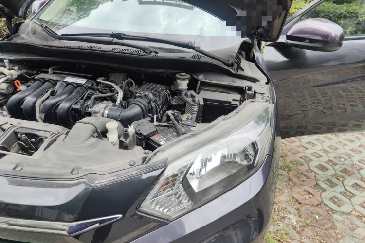 Used Honda Vezel 2015 1.5L CVT two-wheel drive Comfort trim Engine Bay Left