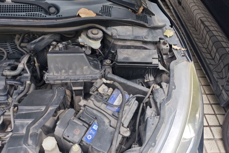 Used Honda Vezel 2015 1.8L CVT 2WD Luxury Model Engine Bay Left