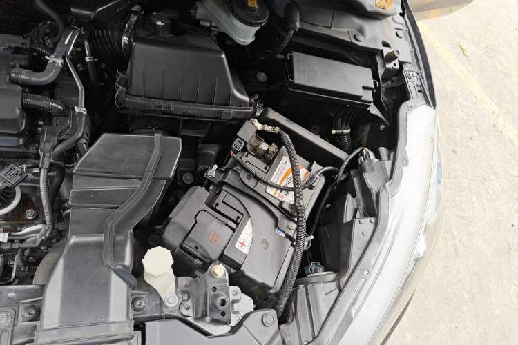 Used Honda Vezel 2015 1.8L CVT 2WD Luxury Model Engine Bay Left