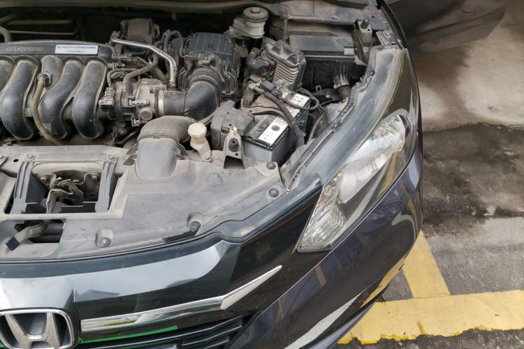 Used Honda Vezel 2015 1.5L CVT two-wheel drive Comfort trim Engine Bay Left