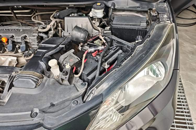 Used Honda Vezel 2015 1.8L CVT 2WD Elite Model Engine Bay Left