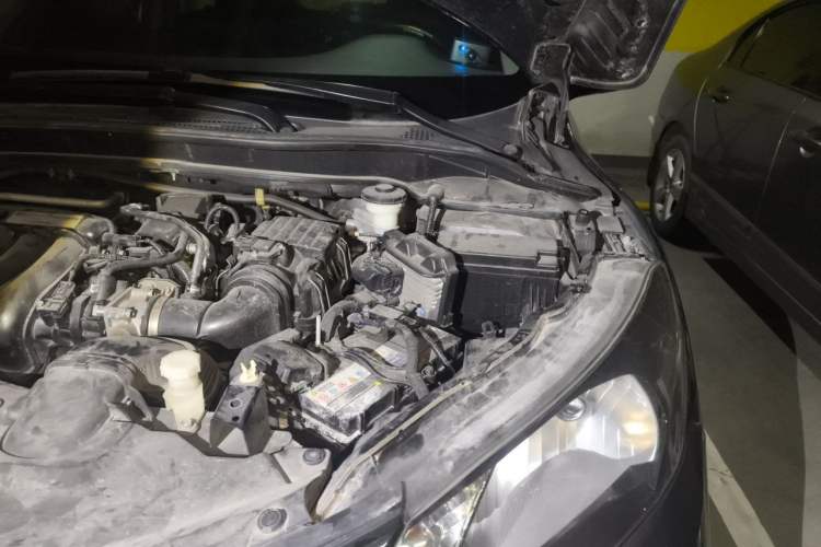 Used Honda Vezel 2015 1.5L CVT two-wheel drive Comfort trim Engine Bay Left