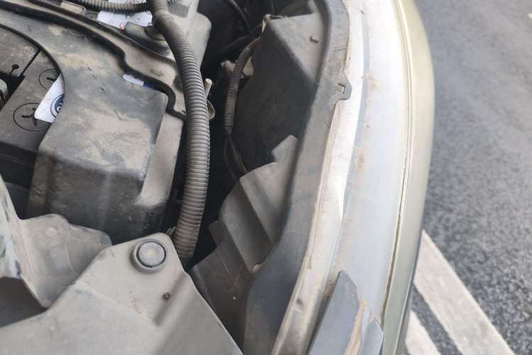 Used Honda Vezel 2015 1.8L Manual Two-Wheel Drive Elite Version Engine Bay Left
