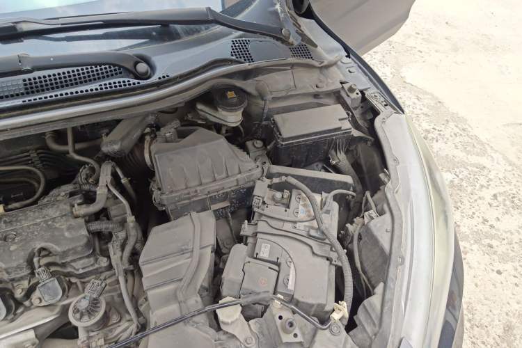 Used Honda Vezel 2015 1.8L CVT 2WD Elite Model Engine Bay Left