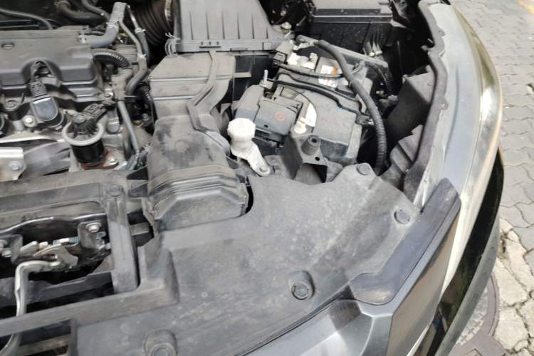 Used Honda Vezel 2015 1.8L CVT 2WD Elite Model Engine Bay Left