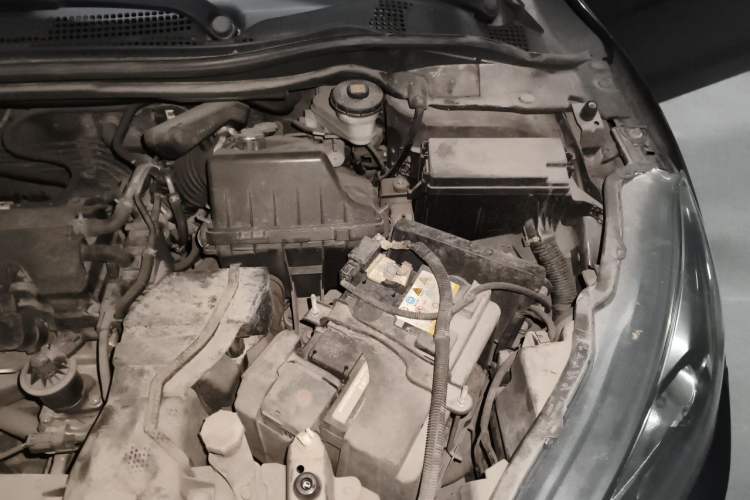 Used Honda Vezel 2015 1.8L CVT 2WD Elite Model Engine Bay Left