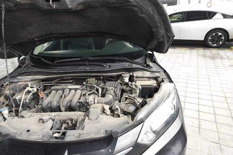 Used Honda Vezel 2015 1.5L CVT two-wheel drive Comfort trim Engine Bay Left