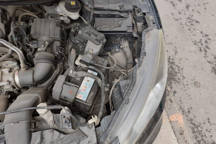Used Honda Vezel 2015 1.5L CVT two-wheel drive Comfort trim Engine Bay Left