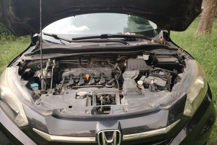 Used Honda Vezel 2015 1.8L CVT 2WD Elite Model Engine Bay