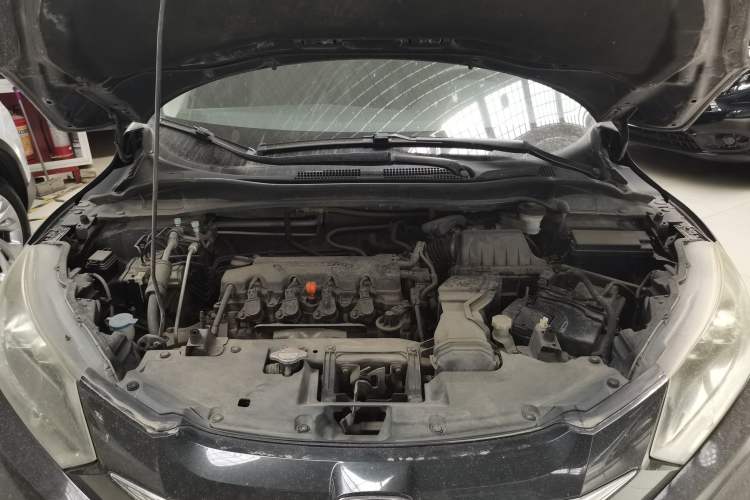 Used Honda Vezel 2015 1.8L CVT 2WD Luxury Model Engine Bay