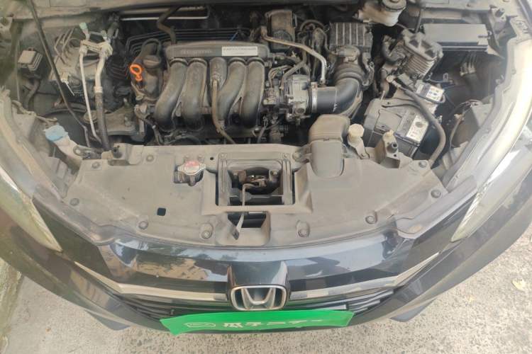 Used Honda Vezel 2015 1.5L CVT two-wheel drive Comfort trim Engine Bay