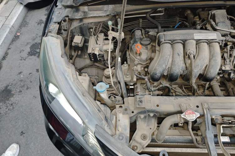 Used Honda Vezel 2015 1.5L CVT two-wheel drive Comfort trim Engine Bay Right