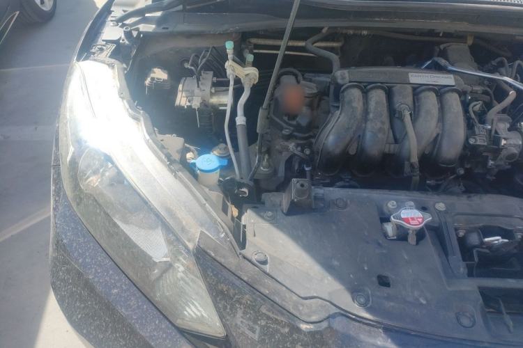 Used Honda Vezel 2015 1.5L CVT two-wheel drive Comfort trim Engine Bay Right