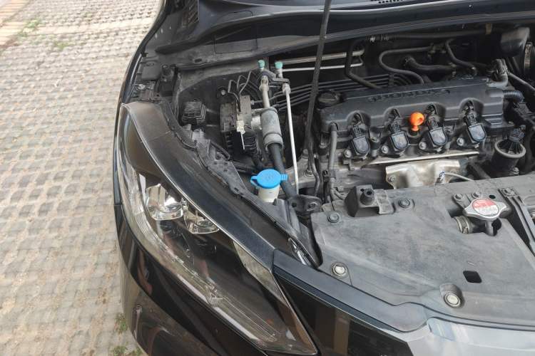 Used Honda Vezel 2015 1.8L CVT 2WD Luxury Model Engine Bay Right
