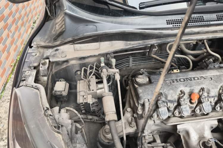 Used Honda Vezel 2015 1.8L CVT 2WD Luxury Model Engine Bay Right