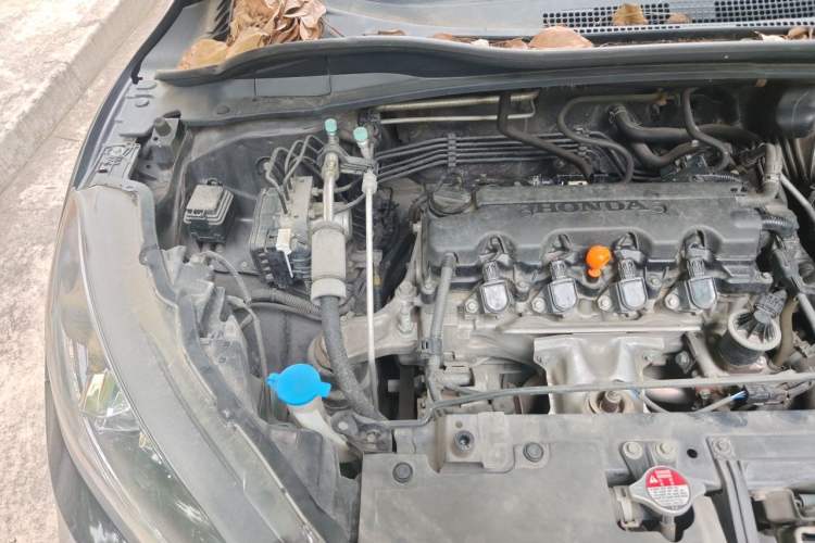 Used Honda Vezel 2015 1.8L CVT 2WD Luxury Model Engine Bay Right
