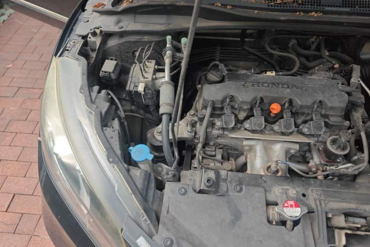 Used Honda Vezel 2015 1.8L CVT 2WD Luxury Model Engine Bay Right