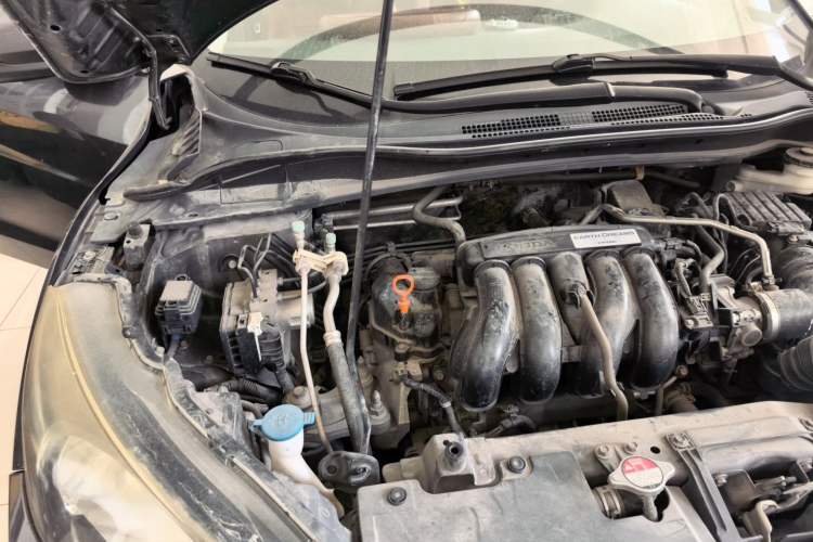 Used Honda Vezel 2015 1.5L CVT two-wheel drive Comfort trim Engine Bay Right