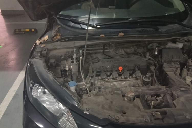 Used Honda Vezel 2015 1.8L CVT 2WD Elite Model Engine Bay Right
