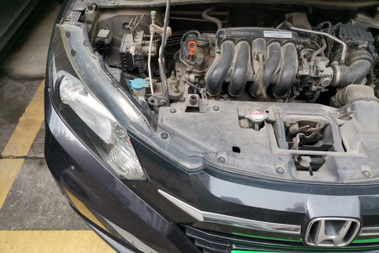 Used Honda Vezel 2015 1.5L CVT two-wheel drive Comfort trim Engine Bay Right