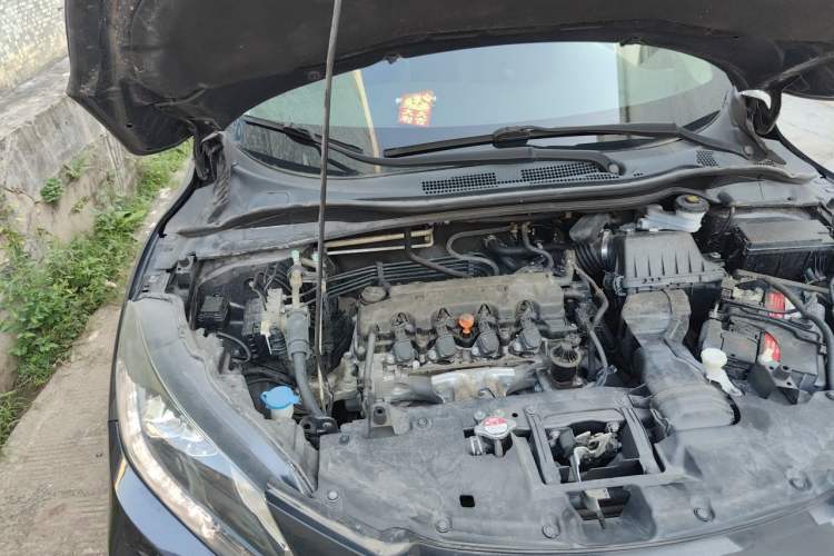 Used Honda Vezel 2015 1.8L CVT 2WD Luxury Model Engine Bay Right