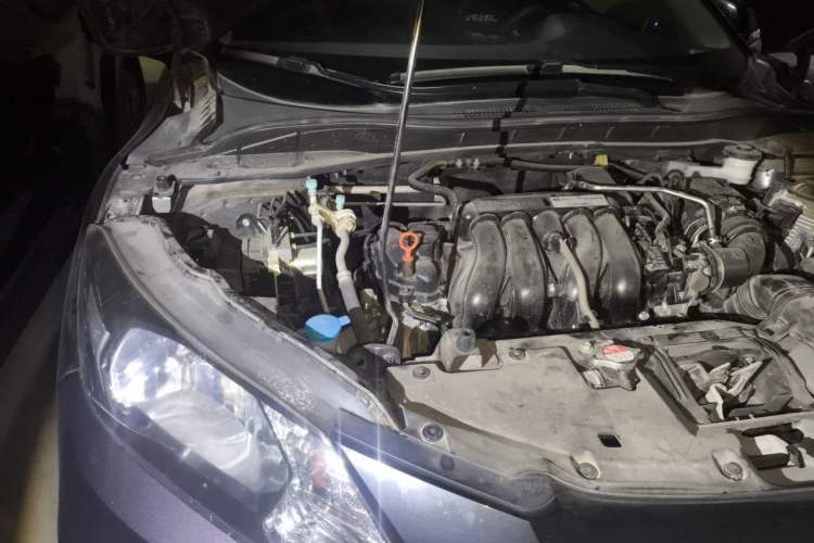 Used Honda Vezel 2015 1.5L CVT two-wheel drive Comfort trim Engine Bay Right
