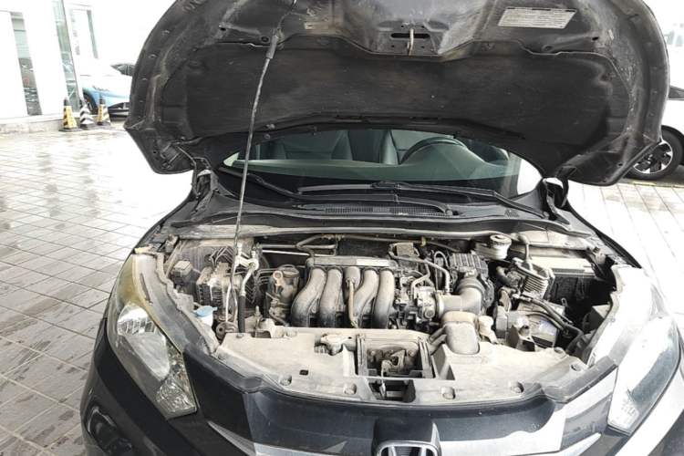 Used Honda Vezel 2015 1.5L CVT two-wheel drive Comfort trim Engine Bay Right