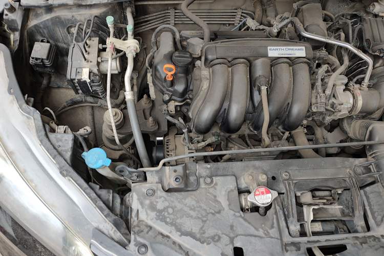 Used Honda Vezel 2015 1.5L CVT two-wheel drive Comfort trim Engine Bay Right