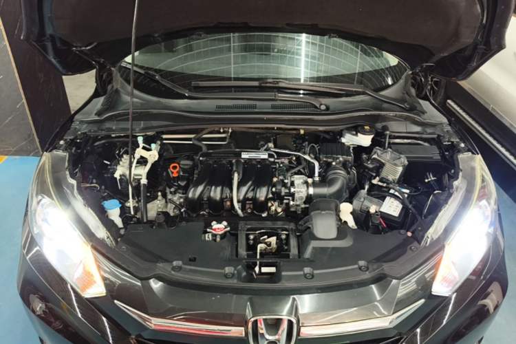 Used Honda Vezel 2015 1.5L CVT two-wheel drive Comfort trim Engine Bay