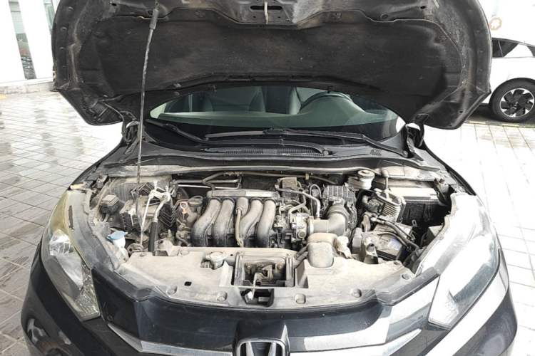 Used Honda Vezel 2015 1.5L CVT two-wheel drive Comfort trim Engine Bay