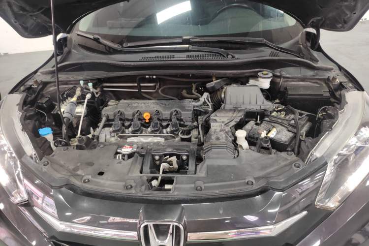 Used Honda Vezel 2015 1.8L CVT Four-Wheel Drive Flagship Model Engine Bay