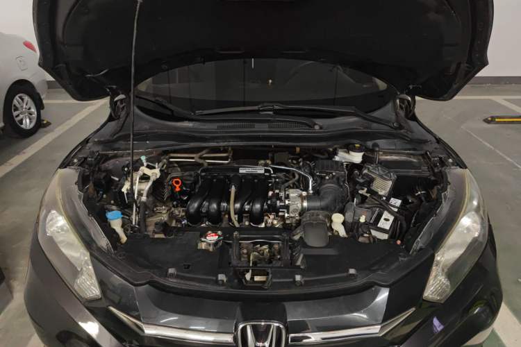 Used Honda Vezel 2015 1.5L CVT two-wheel drive Comfort trim Engine Bay