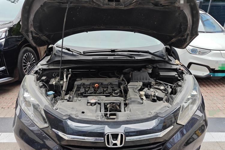Used Honda Vezel 2015 1.8L CVT 2WD Luxury Model Engine Bay