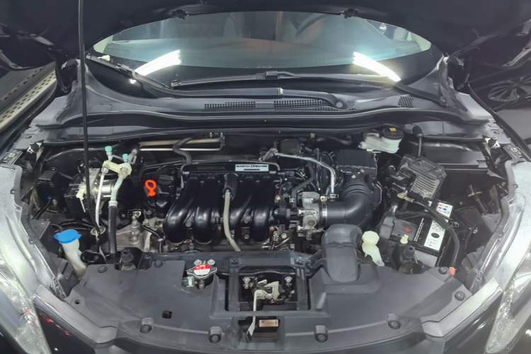 Used Honda Vezel 2015 1.5L manual two-wheel drive Comfort trim level Engine Bay