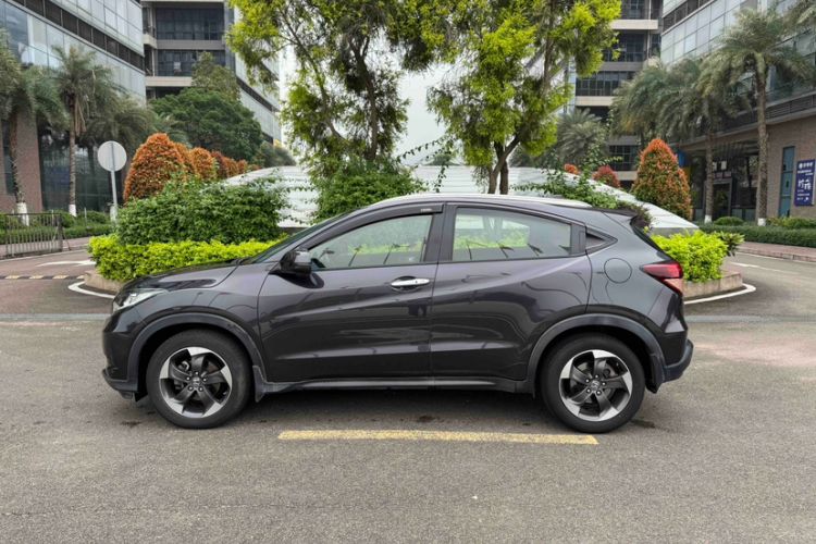Used Honda Vezel 2015 1.8L CVT 2WD Luxury Model Exterior 4